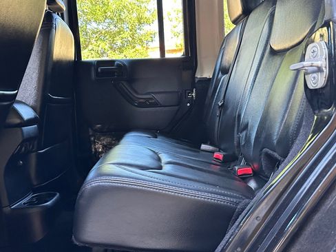 Used 2014 Jeep Wrangler Altitude image 29