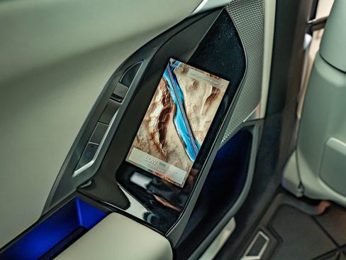 Used 2024 BMW i7 eDrive50 RWD image 34