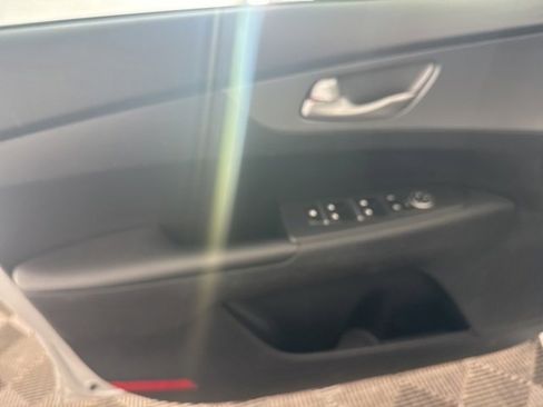 Used 2019 Kia Forte LXS image 18