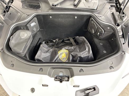 Used 2024 Lamborghini Revuelto AWD/4WD image 19