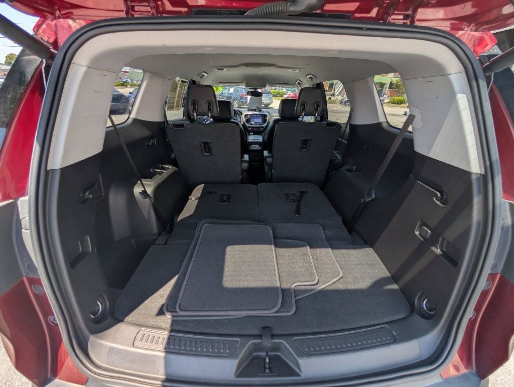 Used 2017 GMC Acadia SLT FWD image 50