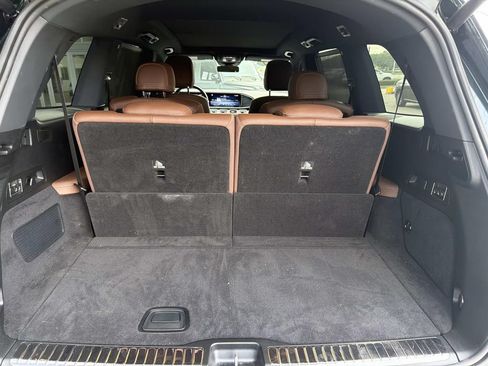 Used 2024 Mercedes-Benz GLS 450 4MATIC image 8