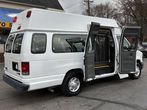 Used 2011 Ford E-250 and Econoline 250 Extended w/ PWR Group image 16