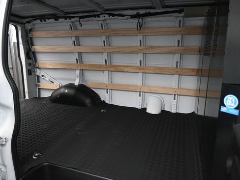 Used 2024 GMC Savana 2500 w/ Driver Convenience Package image 26