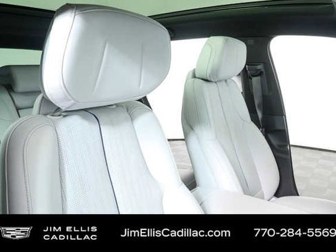 Used 2024 Cadillac Lyriq Luxury AWD/4WD image 22