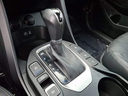 Used 2017 Hyundai Santa Fe Limited AWD/4WD image 16