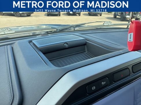 Used 2022 Ford F250 Lariat w/ Black Appearance Pkg AWD/4WD image 27