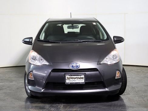 Used 2013 Toyota Prius C image 9