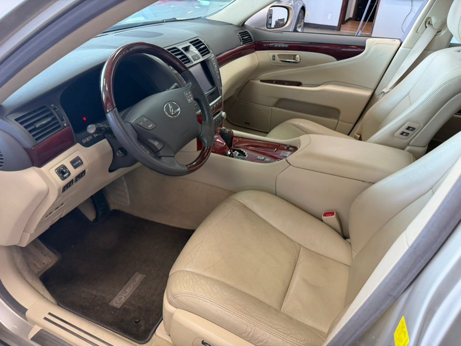 Used 2011 Lexus LS 460 w/ Comfort Pkg RWD image 27