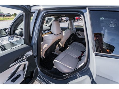 Used 2025 BMW X1 M35i w/ Premium Package image 24