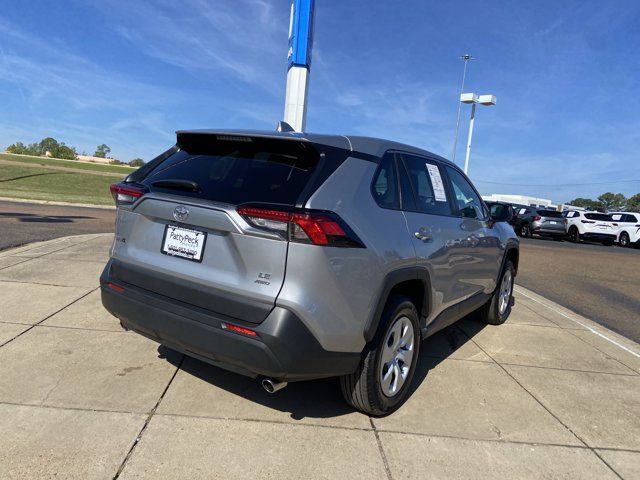 Used 2025 Toyota RAV4 LE AWD/4WD image 12