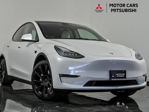 Used 2021 Tesla Model Y Long Range AWD/4WD image 1