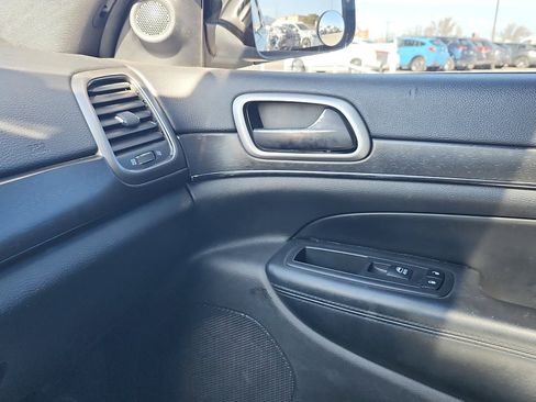 Used 2018 Jeep Grand Cherokee Limited w/ Trailer Tow Group IV image 27