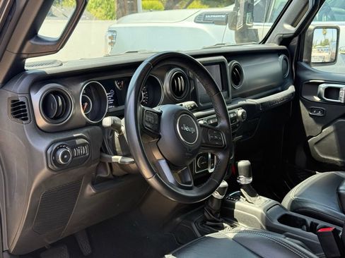 Used 2022 Jeep Wrangler Sport AWD/4WD image 5