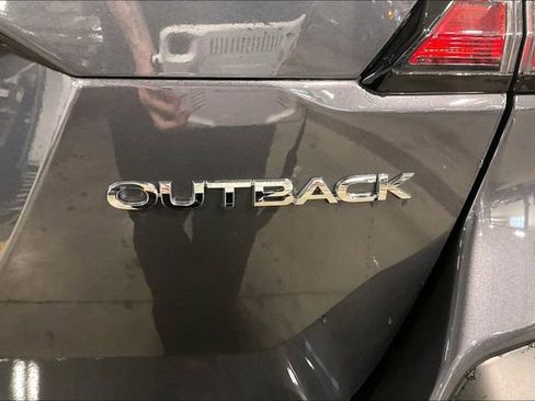 Used 2025 Subaru Outback Limited image 8