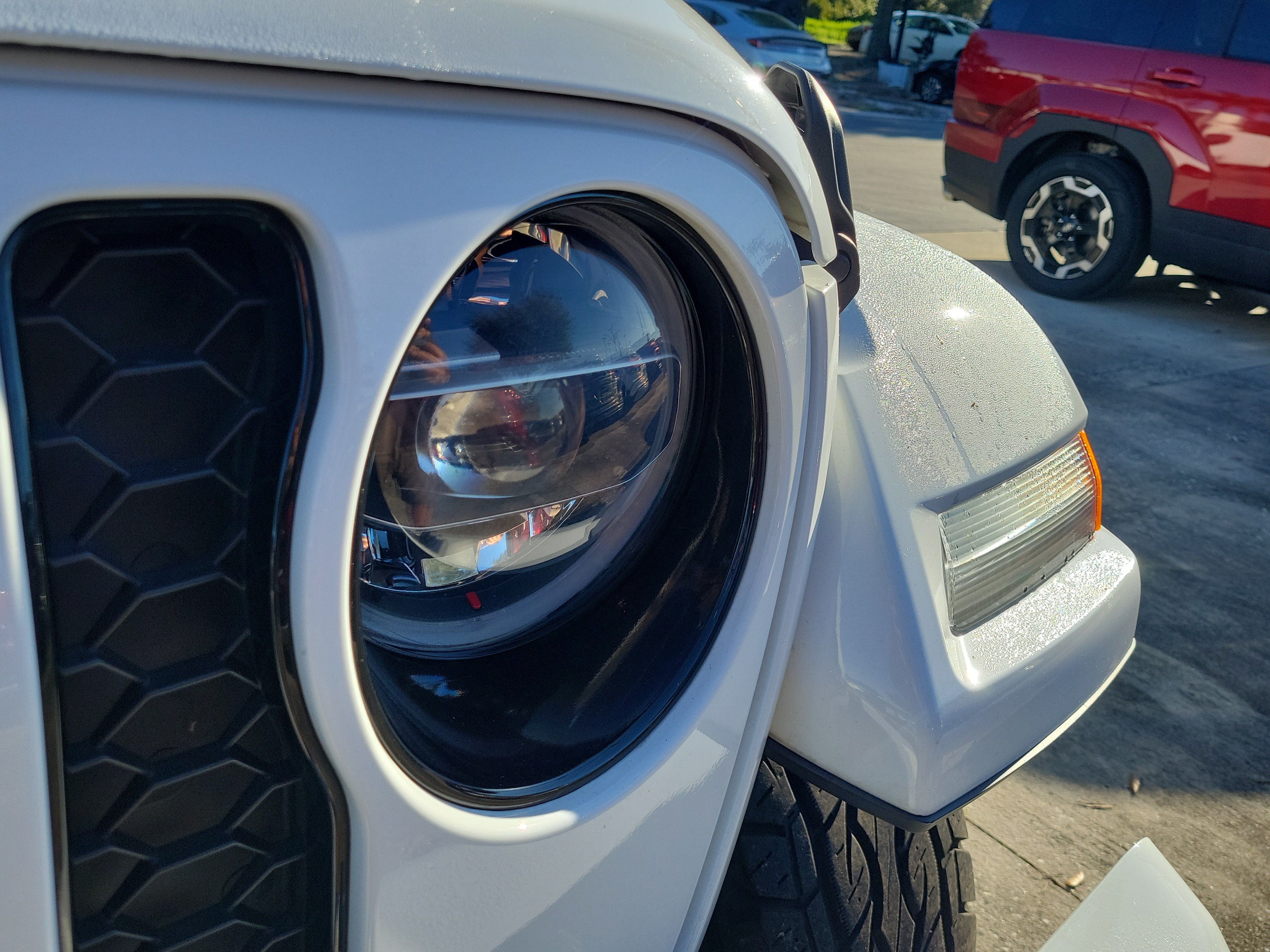 Used 2021 Jeep Gladiator Overland AWD/4WD image 3