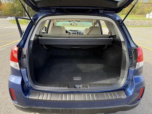 Used 2011 Subaru Outback 2.5i Premium w/ All-Weather Pkg image 17