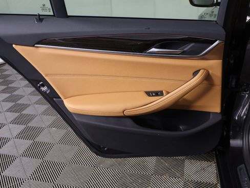 Used 2023 BMW 530i xDrive w/ Convenience Package image 28