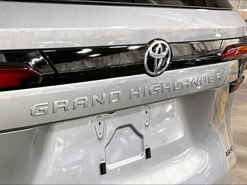 Used 2026 Toyota Grand Highlander AWD image 31