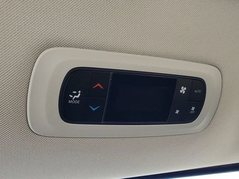 Certified 2023 Chrysler Pacifica Touring-L FWD image 22