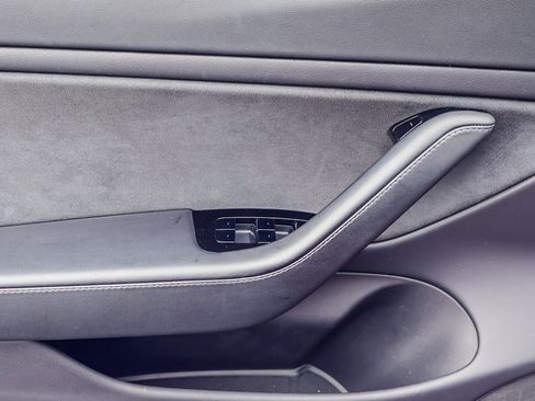 Used 2018 Tesla Model 3 Long Range image 11