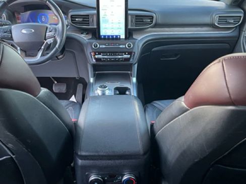 Used 2020 Ford Explorer Platinum w/ Premium Technology Package image 14