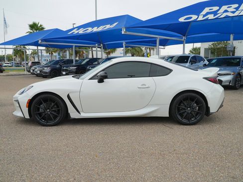 Used 2023 Toyota GR86 Premium image 10