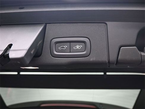 Used 2022 Volvo XC60 B6 Inscription w/ Advanced Package image 33