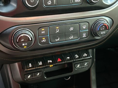 Used 2021 GMC Canyon AT4 w/ Driver Alert Package image 19