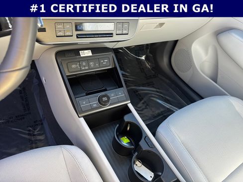 Certified 2025 Hyundai Kona SEL image 30