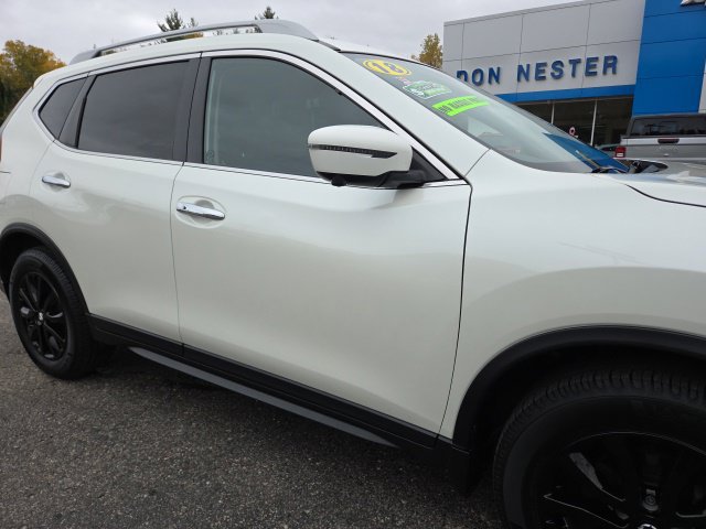 Used 2018 Nissan Rogue SV FWD image 11