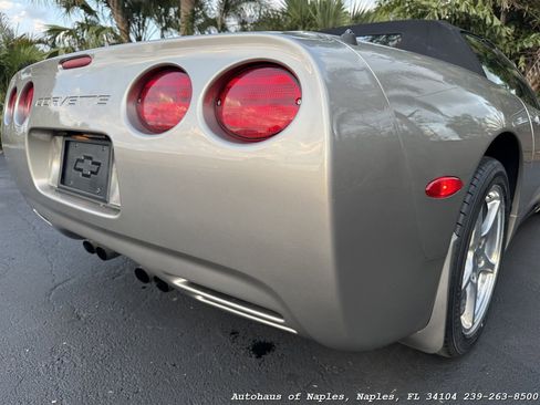 Used 2000 Chevrolet Corvette Convertible w/ Performance Handling Pkg RWD image 16