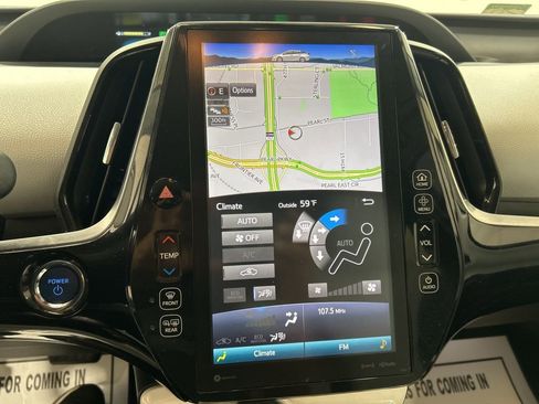 Used 2018 Toyota Prius Prime Premium image 25