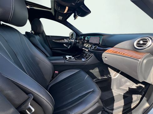 Used 2019 Mercedes-Benz E 300 image 32
