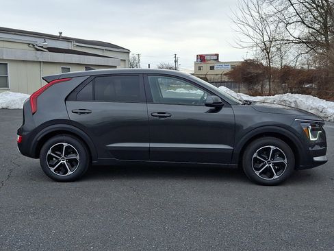 New 2026 Kia Niro LX image 4
