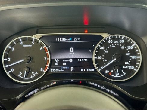 Used 2022 Nissan Rogue SV w/ SV Premium Package image 11