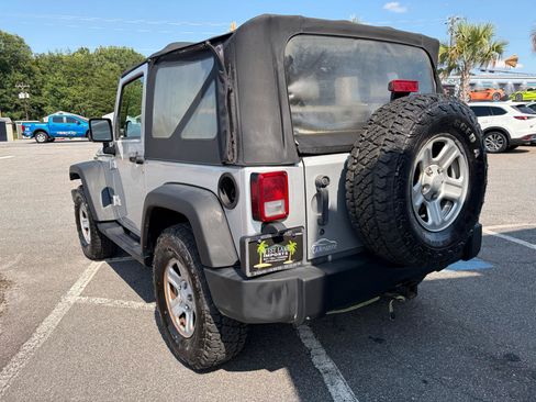 Used 2009 Jeep Wrangler X AWD/4WD image 14