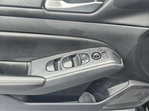 Used 2025 Nissan Altima 2.5 SV FWD image 26