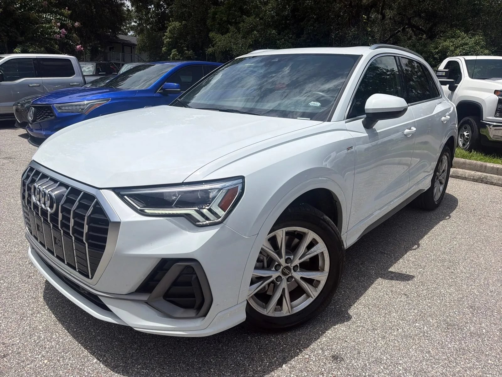Used 2025 Audi Q3 2.0T Premium AWD/4WD image 2
