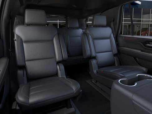 New 2026 GMC Yukon Denali w/ Denali Reserve Package AWD/4WD image 17