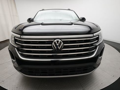 Used 2024 Volkswagen Atlas SE AWD/4WD image 11