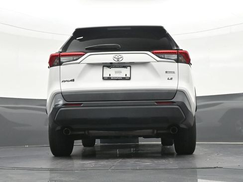 Used 2020 Toyota RAV4 LE FWD image 26
