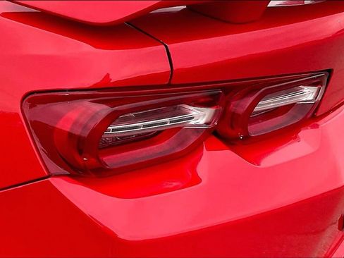 Used 2020 Chevrolet Camaro LT RWD image 27