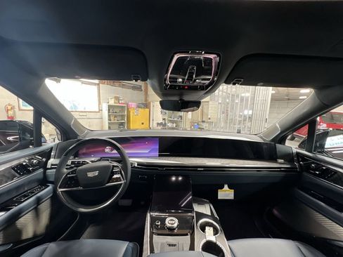 New 2025 Cadillac Escalade IQ Luxury 2 image 21