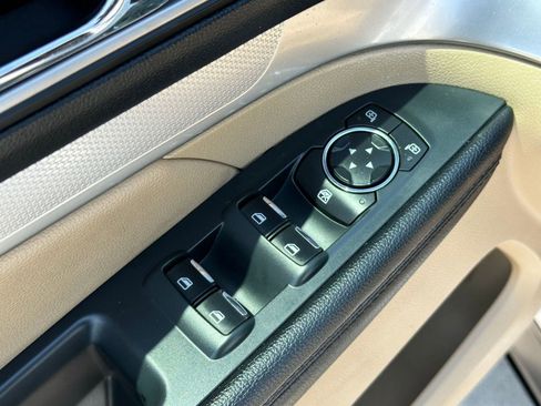 Used 2017 Ford Explorer XLT w/ Equipment Group 201A image 11