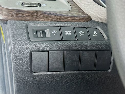 Used 2017 Hyundai Santa Fe Sport FWD image 10