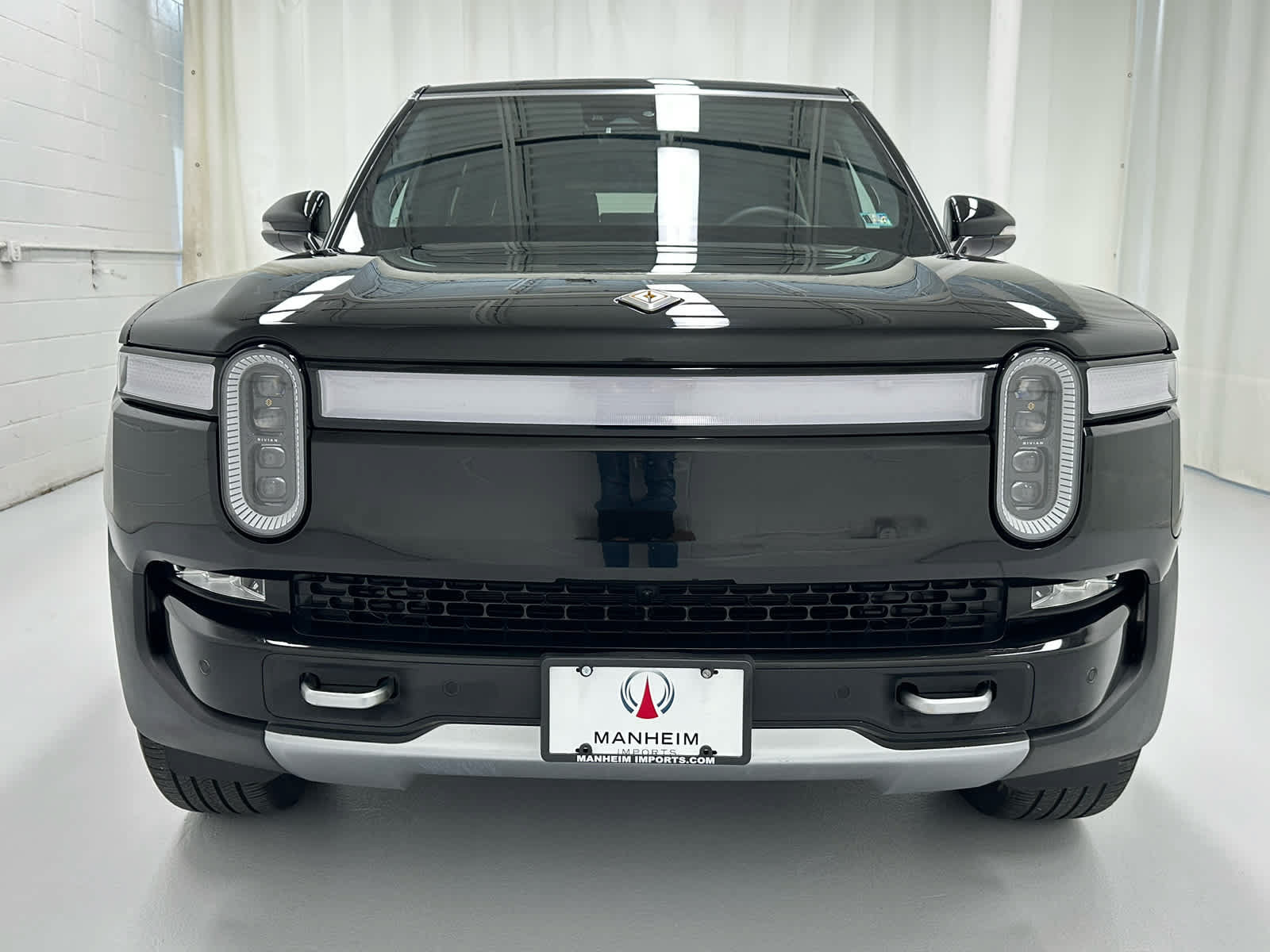 Used 2023 Rivian R1S Adventure Quad AWD/4WD image 5