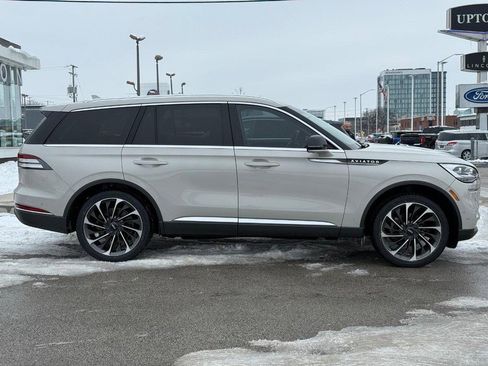 Used 2020 Lincoln Aviator Reserve w/ Equipment Group 202A image 2