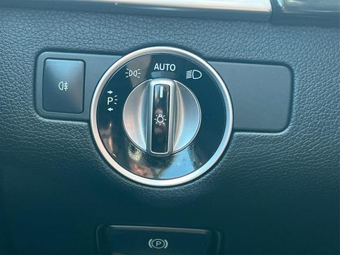 Used 2018 Mercedes-Benz GLE 350 GLE 350 4MATIC SUV w/ Premium 1 Package image 32