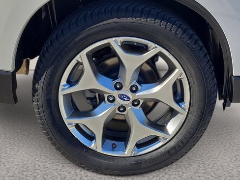 Used 2017 Subaru Forester 2.5i Touring AWD/4WD image 8